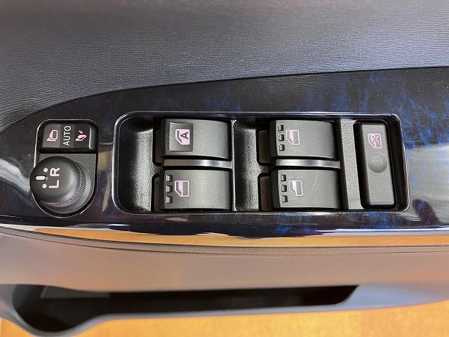 タントカスタムＲＳ　トップエディションＳＡIIスマアシ　ミラクルオープンドア　両側オートスライドドア　ステアリングスイッチ　ＵＳＢ接続端子　Ｐスタート　エコアイドル　横滑り防止機能　誤発進抑制機能　Ｂカメラ　キーフリー（神奈川県）の中古車