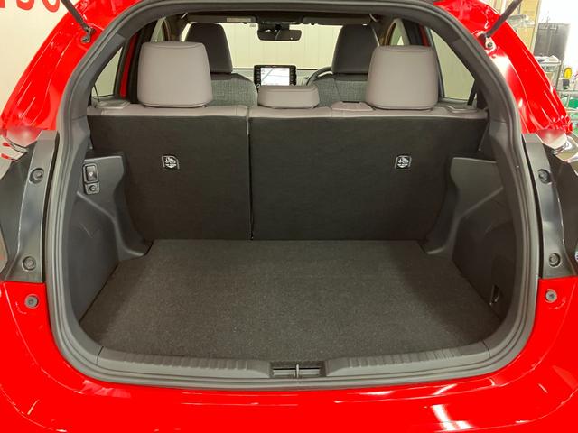 ヤリスハイブリッドZ衝突被害軽減ブレーキシステム レーダークルーズコントロール マルチメディアオーディオ USB接続端子 シートヒーター ナノイー空気清浄機 全周囲カメラ SOSスイッチ ブラインドスポットモニター(神奈川県)の中古車