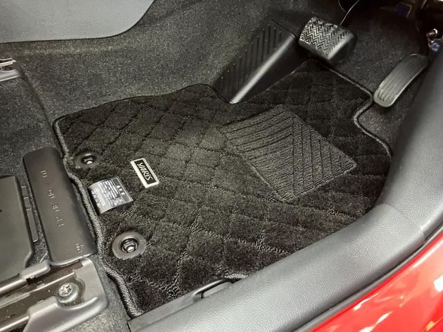 ヤリスハイブリッドZ衝突被害軽減ブレーキシステム レーダークルーズコントロール マルチメディアオーディオ USB接続端子 シートヒーター ナノイー空気清浄機 全周囲カメラ SOSスイッチ ブラインドスポットモニター(神奈川県)の中古車