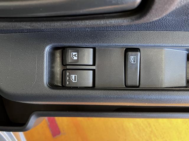 ハイゼットカーゴＤＸサポカーＳワイド適合　ディスプレイオーディオ　エアコン　アクセサリーソケット　コーナーセンサー　アイドリングストップ　光軸調整ダイヤル　横滑り防止機能　誤発進抑制機能　パワーウインドウ　キーレス（神奈川県）の中古車