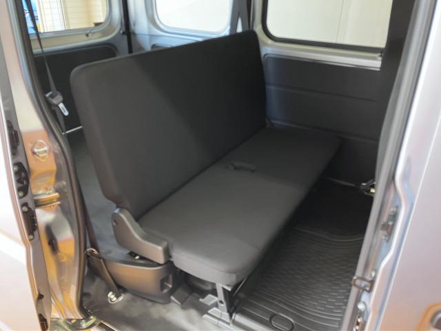 ハイゼットカーゴＤＸサポカーＳワイド適合　ディスプレイオーディオ　エアコン　アクセサリーソケット　コーナーセンサー　アイドリングストップ　光軸調整ダイヤル　横滑り防止機能　誤発進抑制機能　パワーウインドウ　キーレス（神奈川県）の中古車