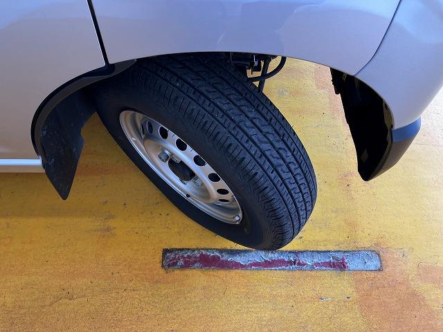 ハイゼットカーゴＤＸサポカーＳワイド適合　ディスプレイオーディオ　エアコン　アクセサリーソケット　コーナーセンサー　アイドリングストップ　光軸調整ダイヤル　横滑り防止機能　誤発進抑制機能　パワーウインドウ　キーレス（神奈川県）の中古車