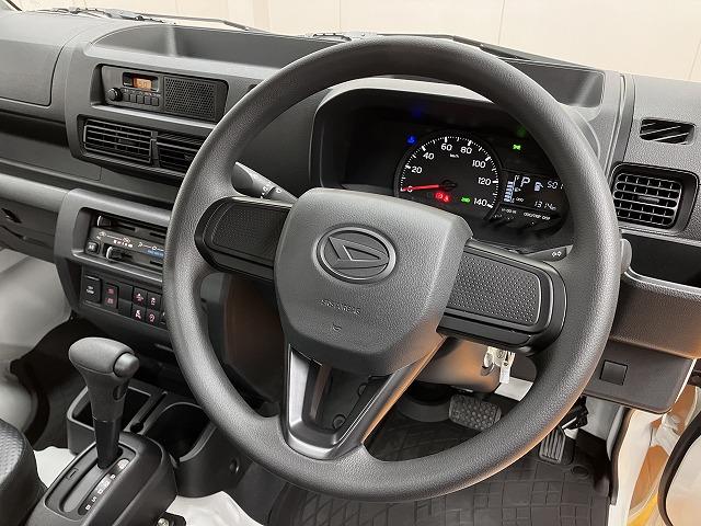 ハイゼットトラックスタンダード4WD サポカーSワイド適合 三方開 ゴムマット ラジオ エアコン 光軸調整ダイヤル コーナーセンサー アイドリングストップ 横滑り防止機能 誤発進抑制機能 アクセサリーソケット(神奈川県)の中古車