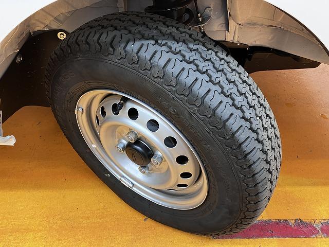 ハイゼットトラックスタンダード4WD サポカーSワイド適合 三方開 ゴムマット ラジオ エアコン 光軸調整ダイヤル コーナーセンサー アイドリングストップ 横滑り防止機能 誤発進抑制機能 アクセサリーソケット(神奈川県)の中古車