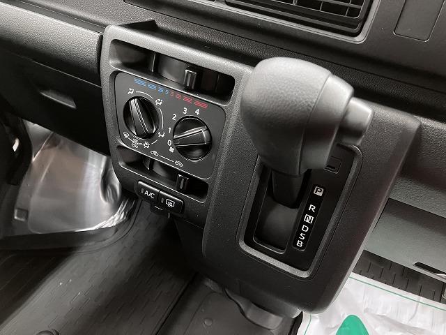 ハイゼットカーゴDXサポカーSワイド適合 ラジオ エアコン アクセサリーソケット コーナーセンサー アイドリングストップ 光軸調整ダイヤル 横滑り防止機能 誤発進抑制機能 パワーウインドウ キーレス(神奈川県)の中古車