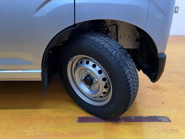 ハイゼットカーゴDXサポカーSワイド適合 ラジオ エアコン アクセサリーソケット コーナーセンサー アイドリングストップ 光軸調整ダイヤル 横滑り防止機能 誤発進抑制機能 パワーウインドウ キーレス(神奈川県)の中古車