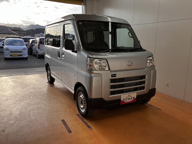 ハイゼットカーゴＤＸサポカーＳワイド適合　ラジオ　エアコン　アクセサリーソケット　コーナーセンサー　アイドリングストップ　光軸調整ダイヤル　横滑り防止機能　誤発進抑制機能　パワーウインドウ　キーレス（神奈川県）の中古車