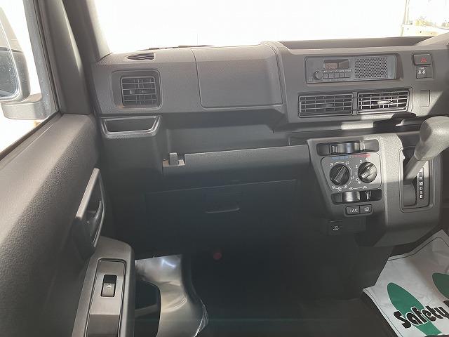 ハイゼットカーゴＤＸサポカーＳワイド適合　ラジオ　エアコン　アクセサリーソケット　コーナーセンサー　アイドリングストップ　光軸調整ダイヤル　横滑り防止機能　誤発進抑制機能　パワーウインドウ　キーレス（神奈川県）の中古車