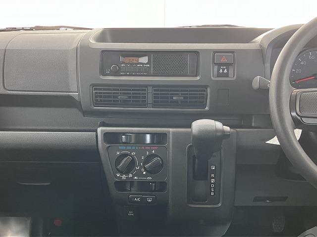 ハイゼットカーゴＤＸサポカーＳワイド適合　ラジオ　エアコン　アクセサリーソケット　コーナーセンサー　アイドリングストップ　光軸調整ダイヤル　横滑り防止機能　誤発進抑制機能　パワーウインドウ　キーレス（神奈川県）の中古車