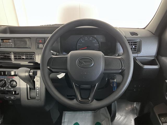 ハイゼットカーゴＤＸサポカーＳワイド適合　ラジオ　エアコン　アクセサリーソケット　コーナーセンサー　アイドリングストップ　光軸調整ダイヤル　横滑り防止機能　誤発進抑制機能　パワーウインドウ　キーレス（神奈川県）の中古車