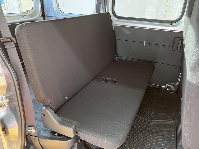 ハイゼットカーゴＤＸサポカーＳワイド適合　ラジオ　エアコン　アクセサリーソケット　コーナーセンサー　アイドリングストップ　光軸調整ダイヤル　横滑り防止機能　誤発進抑制機能　パワーウインドウ　キーレス（神奈川県）の中古車