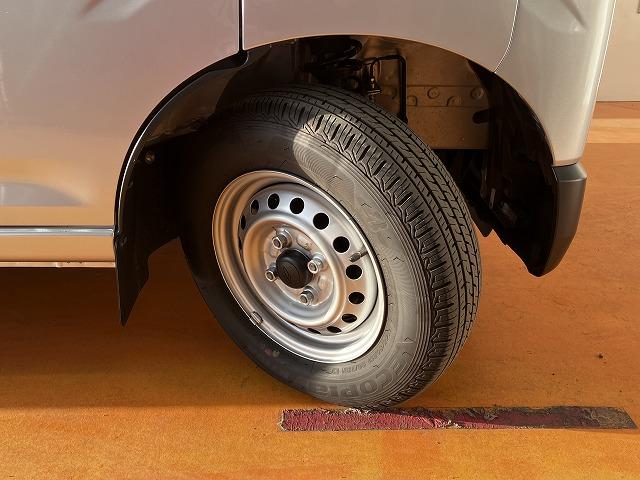 ハイゼットカーゴＤＸサポカーＳワイド適合　ラジオ　エアコン　アクセサリーソケット　コーナーセンサー　アイドリングストップ　光軸調整ダイヤル　横滑り防止機能　誤発進抑制機能　パワーウインドウ　キーレス（神奈川県）の中古車