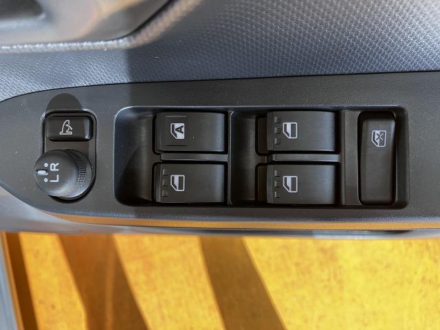 ミライースX SAIIIサポカーSワイド適合 エアコン Bカメラ コーナーセンサー 光軸調整ダイヤル オートハイビーム アイドリングストップ 横滑り防止機能 誤発進抑制機能 電動格納ミラー パワーウインドウ キーレス(神奈川県)の中古車