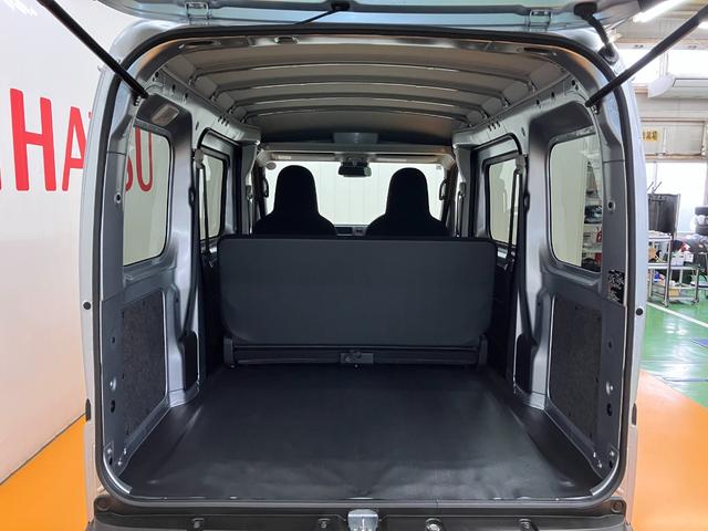 ハイゼットカーゴＤＸサポカーＳワイド適合　ラジオ　エアコン　アクセサリーソケット　コーナーセンサー　アイドリングストップ　光軸調整ダイヤル　横滑り防止機能　誤発進抑制機能　パワーウインドウ　キーレス（神奈川県）の中古車