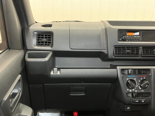 ハイゼットカーゴＤＸサポカーＳワイド適合　ラジオ　エアコン　アクセサリーソケット　コーナーセンサー　アイドリングストップ　光軸調整ダイヤル　横滑り防止機能　誤発進抑制機能　パワーウインドウ　キーレス（神奈川県）の中古車