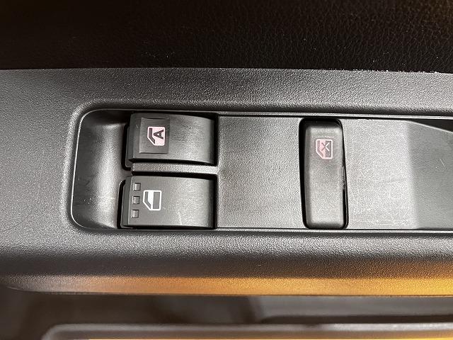 ハイゼットカーゴDXサポカーSワイド適合 エアコン アクセサリーソケット コーナーセンサー アイドリングストップ 光軸調整ダイヤル 横滑り防止機能 誤発進抑制機能 パワーウインドウ キーレス(神奈川県)の中古車