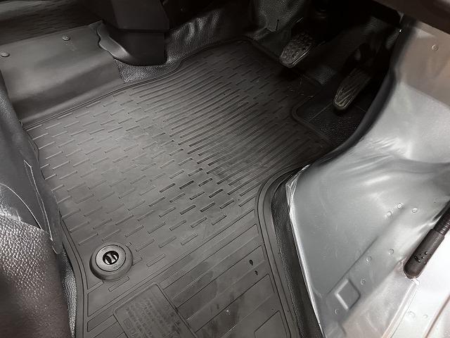 ハイゼットカーゴDXサポカーSワイド適合 エアコン アクセサリーソケット コーナーセンサー アイドリングストップ 光軸調整ダイヤル 横滑り防止機能 誤発進抑制機能 パワーウインドウ キーレス(神奈川県)の中古車