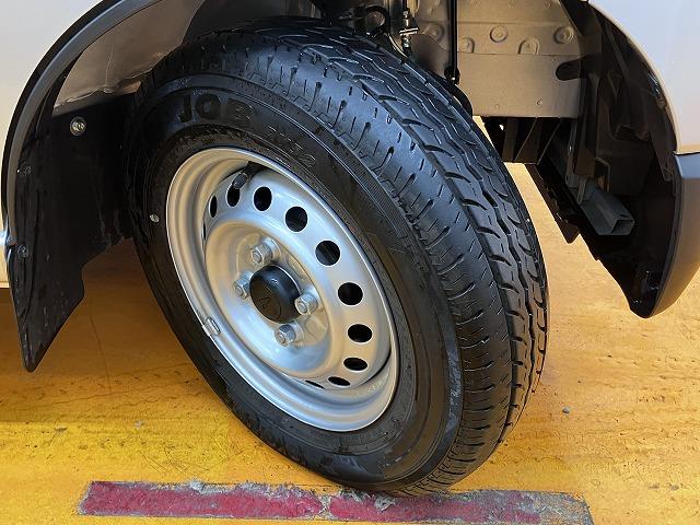 ハイゼットカーゴDXサポカーSワイド適合 エアコン アクセサリーソケット コーナーセンサー アイドリングストップ 光軸調整ダイヤル 横滑り防止機能 誤発進抑制機能 パワーウインドウ キーレス(神奈川県)の中古車