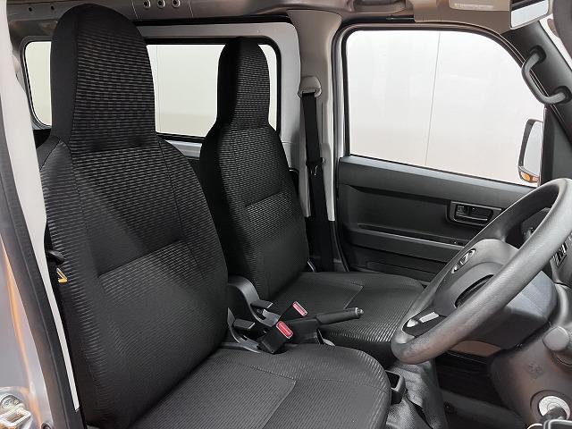 ハイゼットカーゴＤＸサポカーＳワイド適合　エアコン　アクセサリーソケット　コーナーセンサー　アイドリングストップ　光軸調整ダイヤル　横滑り防止機能　誤発進抑制機能　パワーウインドウ　キーレス（神奈川県）の中古車