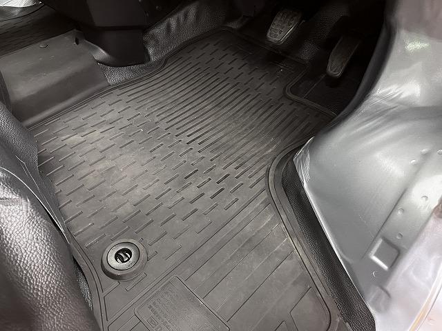 ハイゼットカーゴＤＸサポカーＳワイド適合　エアコン　アクセサリーソケット　コーナーセンサー　アイドリングストップ　光軸調整ダイヤル　横滑り防止機能　誤発進抑制機能　パワーウインドウ　キーレス（神奈川県）の中古車