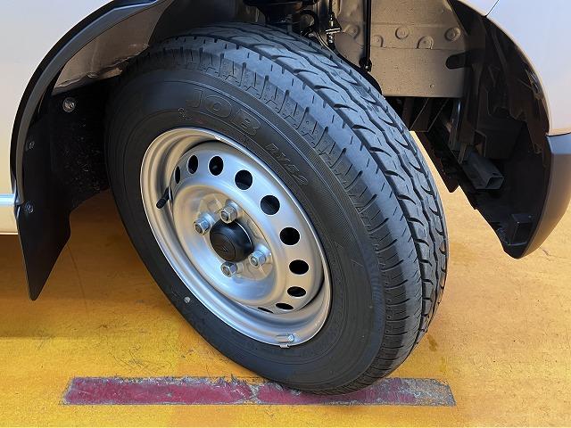 ハイゼットカーゴＤＸサポカーＳワイド適合　エアコン　アクセサリーソケット　コーナーセンサー　アイドリングストップ　光軸調整ダイヤル　横滑り防止機能　誤発進抑制機能　パワーウインドウ　キーレス（神奈川県）の中古車