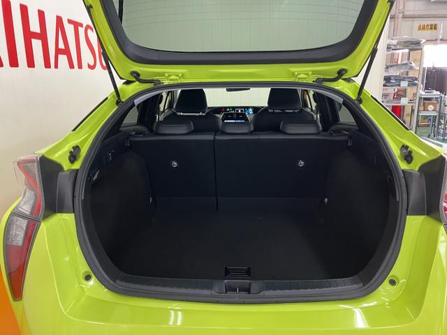 プリウスＳツーリングセレクション衝突被害軽減ブレーキシステム　ハイブリッド　ドラレコ　クルーズコントロール　ステアリングスイッチ　Ｂカメラ　Ｐスタート　オートハイビーム　ＥＴＣ　シートヒーター　キーフリー（神奈川県）の中古車