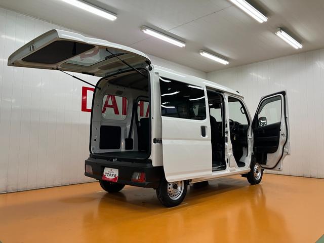 ハイゼットカーゴＤＸサポカーＳワイド適合　Ｂｌｕｅｔｏｏｔｈオーディオ　エアコン　アクセサリーソケット　コーナーセンサー　アイドリングストップ　光軸調整ダイヤル　横滑り防止機能　誤発進抑制機能　パワーウインドウ　キーレス（神奈川県）の中古車