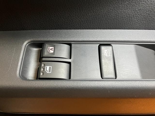 ハイゼットカーゴＤＸサポカーＳワイド適合　Ｂｌｕｅｔｏｏｔｈオーディオ　エアコン　アクセサリーソケット　コーナーセンサー　アイドリングストップ　光軸調整ダイヤル　横滑り防止機能　誤発進抑制機能　パワーウインドウ　キーレス（神奈川県）の中古車