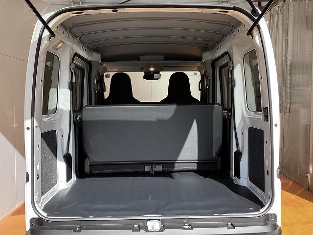 ハイゼットカーゴＤＸサポカーＳワイド適合　ディスプレイオーディオ　エアコン　アクセサリーソケット　コーナーセンサー　アイドリングストップ　光軸調整ダイヤル　横滑り防止機能　誤発進抑制機能　パワーウインドウ　キーレス（神奈川県）の中古車