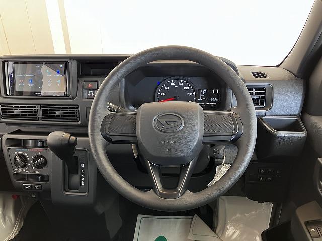 ハイゼットカーゴＤＸサポカーＳワイド適合　ディスプレイオーディオ　エアコン　アクセサリーソケット　コーナーセンサー　アイドリングストップ　光軸調整ダイヤル　横滑り防止機能　誤発進抑制機能　パワーウインドウ　キーレス（神奈川県）の中古車