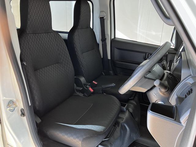 ハイゼットカーゴＤＸサポカーＳワイド適合　ディスプレイオーディオ　エアコン　アクセサリーソケット　コーナーセンサー　アイドリングストップ　光軸調整ダイヤル　横滑り防止機能　誤発進抑制機能　パワーウインドウ　キーレス（神奈川県）の中古車