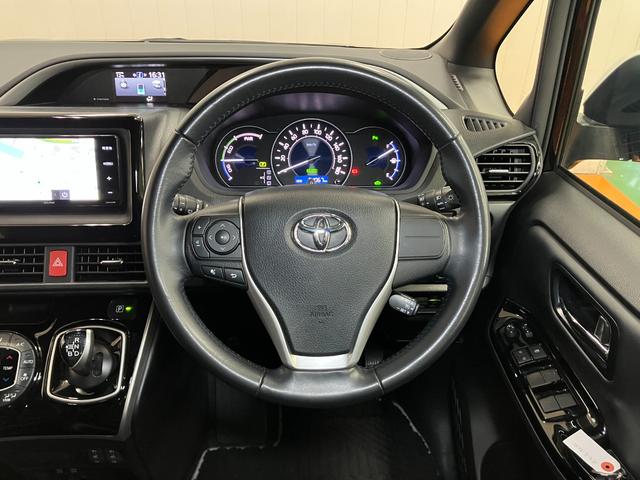 ヴォクシーハイブリッドＺＳ　煌III衝突被害軽減ブレーキシステム　ドラレコ　クルーズコントロール　両側オートスライドドア　ステアリングスイッチ　フリップダウンモニター　シートヒーター　ＵＳＢ接続端子　レーンアシスト　Ｐスタート（神奈川県）の中古車