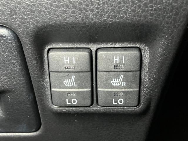 ヴォクシーハイブリッドＺＳ　煌III衝突被害軽減ブレーキシステム　ドラレコ　クルーズコントロール　両側オートスライドドア　ステアリングスイッチ　フリップダウンモニター　シートヒーター　ＵＳＢ接続端子　レーンアシスト　Ｐスタート（神奈川県）の中古車