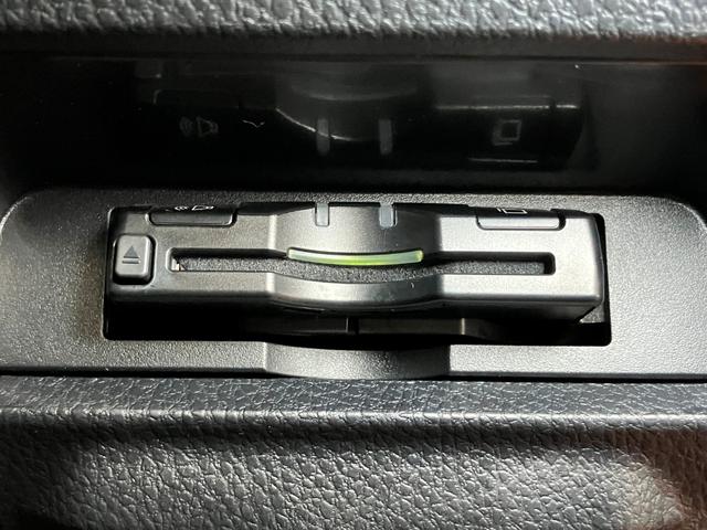 ヴォクシーハイブリッドＺＳ　煌III衝突被害軽減ブレーキシステム　ドラレコ　クルーズコントロール　両側オートスライドドア　ステアリングスイッチ　フリップダウンモニター　シートヒーター　ＵＳＢ接続端子　レーンアシスト　Ｐスタート（神奈川県）の中古車