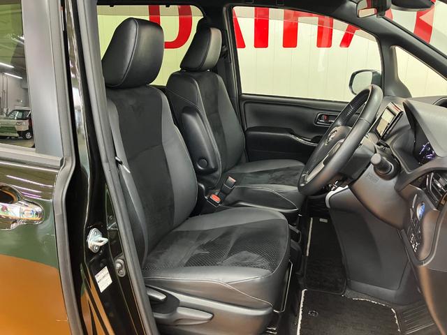 ヴォクシーハイブリッドＺＳ　煌III衝突被害軽減ブレーキシステム　ドラレコ　クルーズコントロール　両側オートスライドドア　ステアリングスイッチ　フリップダウンモニター　シートヒーター　ＵＳＢ接続端子　レーンアシスト　Ｐスタート（神奈川県）の中古車