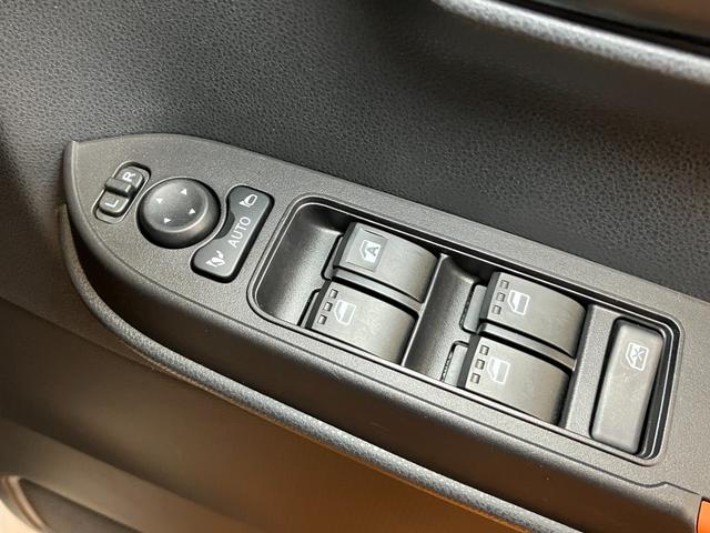 タントファンクロス 両側オートスライドドア パノラマモニター対応サポカーSワイド適合 スマアシ ミラクルオープンドア 両側オートスライドドア パノラマモニター対応 電動パーキングブレーキ USB接続端子 ステアリングスイッチ シートヒーター コーナーセンサー(神奈川県)の中古車