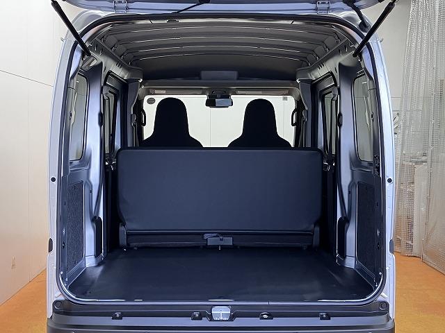 ハイゼットカーゴＤＸサポカーＳワイド適合　ラジオ　エアコン　アクセサリーソケット　コーナーセンサー　アイドリングストップ　光軸調整ダイヤル　横滑り防止機能　誤発進抑制機能　パワーウインドウ　キーレス（神奈川県）の中古車