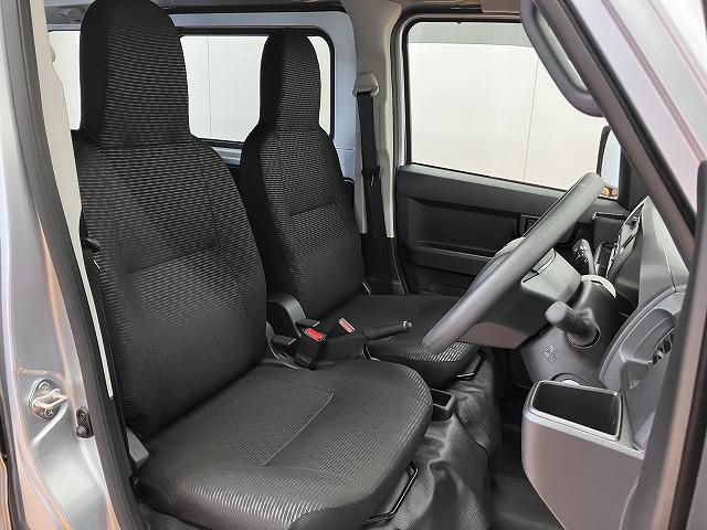 ハイゼットカーゴＤＸサポカーＳワイド適合　ラジオ　エアコン　アクセサリーソケット　コーナーセンサー　アイドリングストップ　光軸調整ダイヤル　横滑り防止機能　誤発進抑制機能　パワーウインドウ　キーレス（神奈川県）の中古車