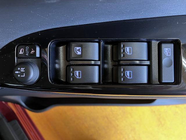 タントＸ　ＶＳ　ＳＡIIIサポカーＳワイド適合　ミラクルオープンドア　両側オートスライドドア　ナビ　Ｐスタート　パノラマモニター対応　ステアリングスイッチ　シートヒーター　オートエアコン　コーナーセンサー　キーフリー（神奈川県）の中古車