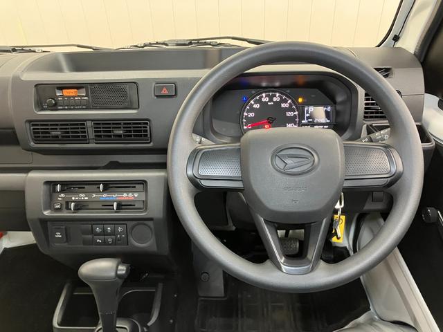 ハイゼットトラックスタンダード　ＥＴＣ　エアコン　コーナーセンサーサポカーＳワイド適合　三方開　ゴムマット　ラジオ　エアコン　ＥＴＣ　光軸調整ダイヤル　コーナーセンサー　アイドリングストップ　横滑り防止機能　誤発進抑制機能　アクセサリーソケット（神奈川県）の中古車