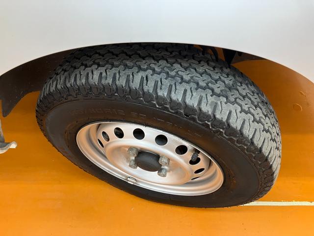 ハイゼットトラックスタンダード　ＥＴＣ　エアコン　コーナーセンサーサポカーＳワイド適合　三方開　ゴムマット　ラジオ　エアコン　ＥＴＣ　光軸調整ダイヤル　コーナーセンサー　アイドリングストップ　横滑り防止機能　誤発進抑制機能　アクセサリーソケット（神奈川県）の中古車