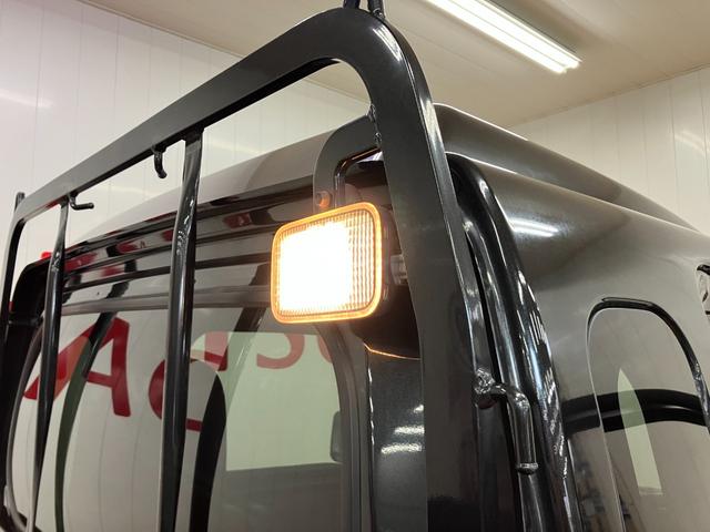 ハイゼットトラックジャンボ　４ＷＤ　ＣＤチューナー　エアコン４ＷＤ　三方開　ゴムマット　荷台作業灯　ＣＤチューナー　エアコン　パワーステアリング　パワーウインドウ　キーレス（神奈川県）の中古車