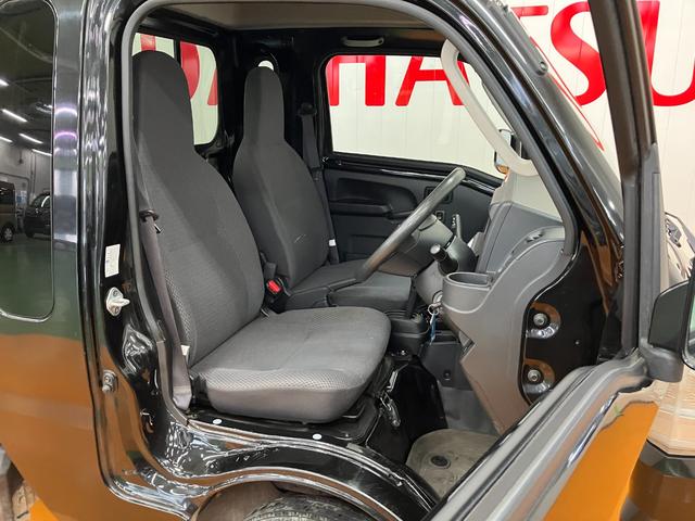 ハイゼットトラックジャンボ　４ＷＤ　ＣＤチューナー　エアコン４ＷＤ　三方開　ゴムマット　荷台作業灯　ＣＤチューナー　エアコン　パワーステアリング　パワーウインドウ　キーレス（神奈川県）の中古車