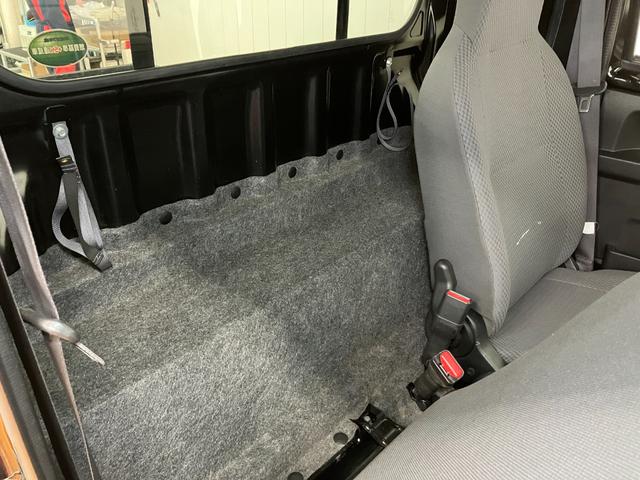 ハイゼットトラックジャンボ　４ＷＤ　ＣＤチューナー　エアコン４ＷＤ　三方開　ゴムマット　荷台作業灯　ＣＤチューナー　エアコン　パワーステアリング　パワーウインドウ　キーレス（神奈川県）の中古車