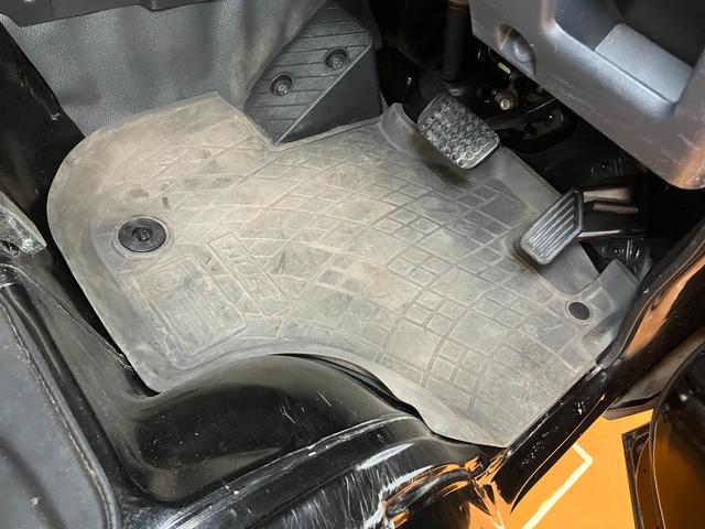 ハイゼットトラックジャンボ　４ＷＤ　ＣＤチューナー　エアコン４ＷＤ　三方開　ゴムマット　荷台作業灯　ＣＤチューナー　エアコン　パワーステアリング　パワーウインドウ　キーレス（神奈川県）の中古車