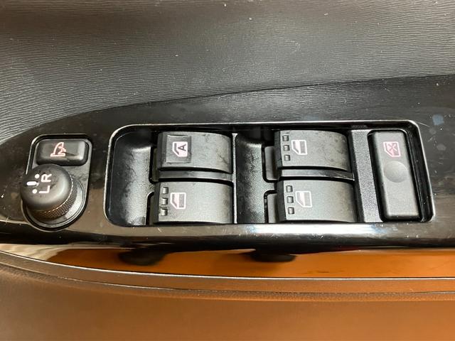 タントカスタムRS SA カーナビ USB 両側オートスライドドアスマアシ ミラクルオープンドア Bカメラ 両側オートスライドドア ステアリングスイッチ USB接続端子 Pスタート エコアイドル 横滑り防止機能 誤発進抑制機能 ETC キーフリー(神奈川県)の中古車