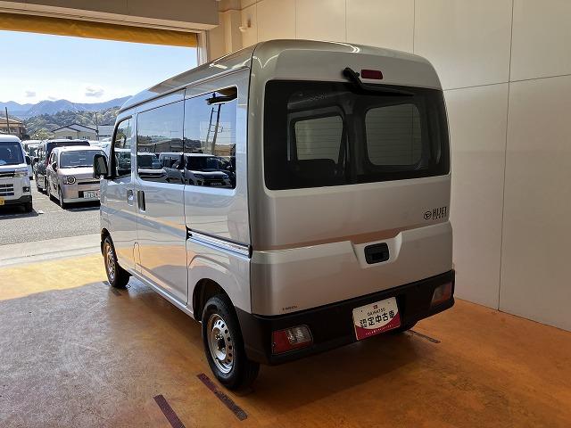 ハイゼットカーゴＤＸサポカーＳワイド適合　ラジオ　エアコン　アクセサリーソケット　コーナーセンサー　アイドリングストップ　光軸調整ダイヤル　横滑り防止機能　誤発進抑制機能　パワーウインドウ　キーレス（神奈川県）の中古車