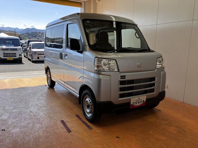 ハイゼットカーゴＤＸサポカーＳワイド適合　ラジオ　エアコン　アクセサリーソケット　コーナーセンサー　アイドリングストップ　光軸調整ダイヤル　横滑り防止機能　誤発進抑制機能　パワーウインドウ　キーレス（神奈川県）の中古車