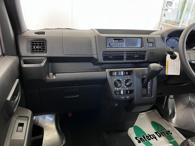 ハイゼットカーゴＤＸサポカーＳワイド適合　ラジオ　エアコン　アクセサリーソケット　コーナーセンサー　アイドリングストップ　光軸調整ダイヤル　横滑り防止機能　誤発進抑制機能　パワーウインドウ　キーレス（神奈川県）の中古車