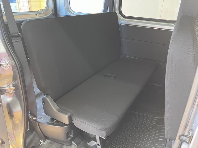 ハイゼットカーゴＤＸサポカーＳワイド適合　ラジオ　エアコン　アクセサリーソケット　コーナーセンサー　アイドリングストップ　光軸調整ダイヤル　横滑り防止機能　誤発進抑制機能　パワーウインドウ　キーレス（神奈川県）の中古車